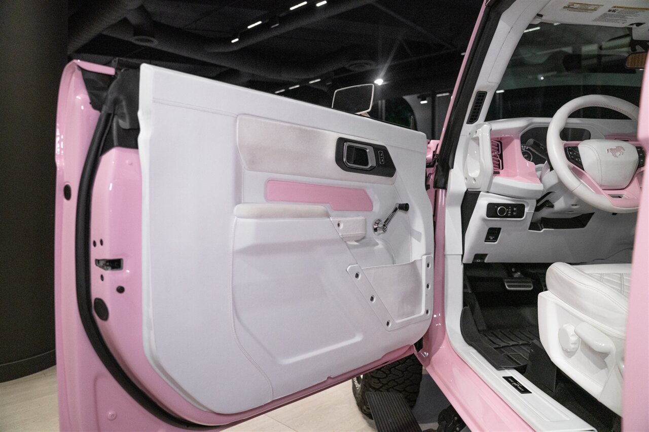 2023 Ford Bronco   - Photo 23 - Beverly Hills, CA 90212