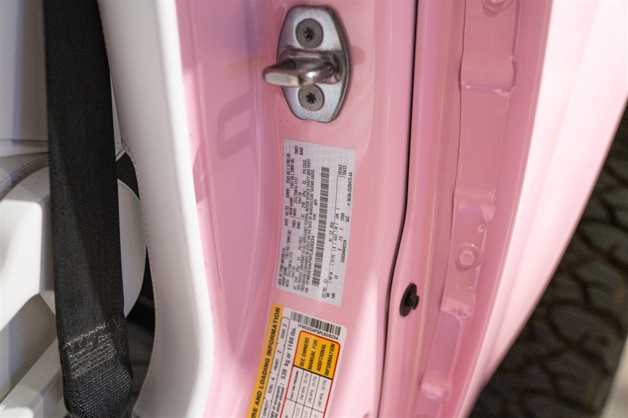 2023 Ford Bronco   - Photo 46 - Beverly Hills, CA 90212