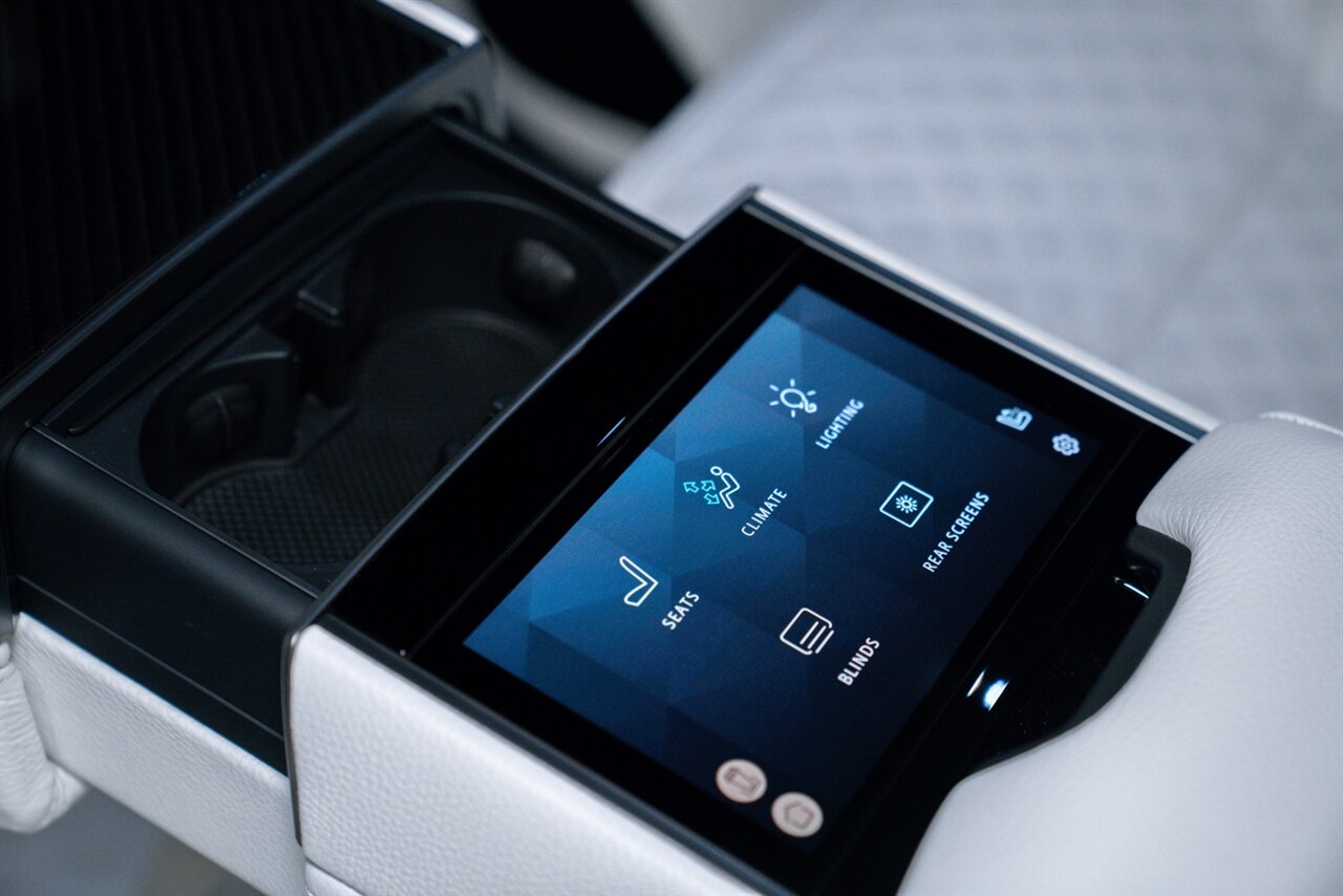 2025 Land Rover Range Rover P615 SV LWB Brabus 700 - Photo 32 - Beverly Hills, CA 90212