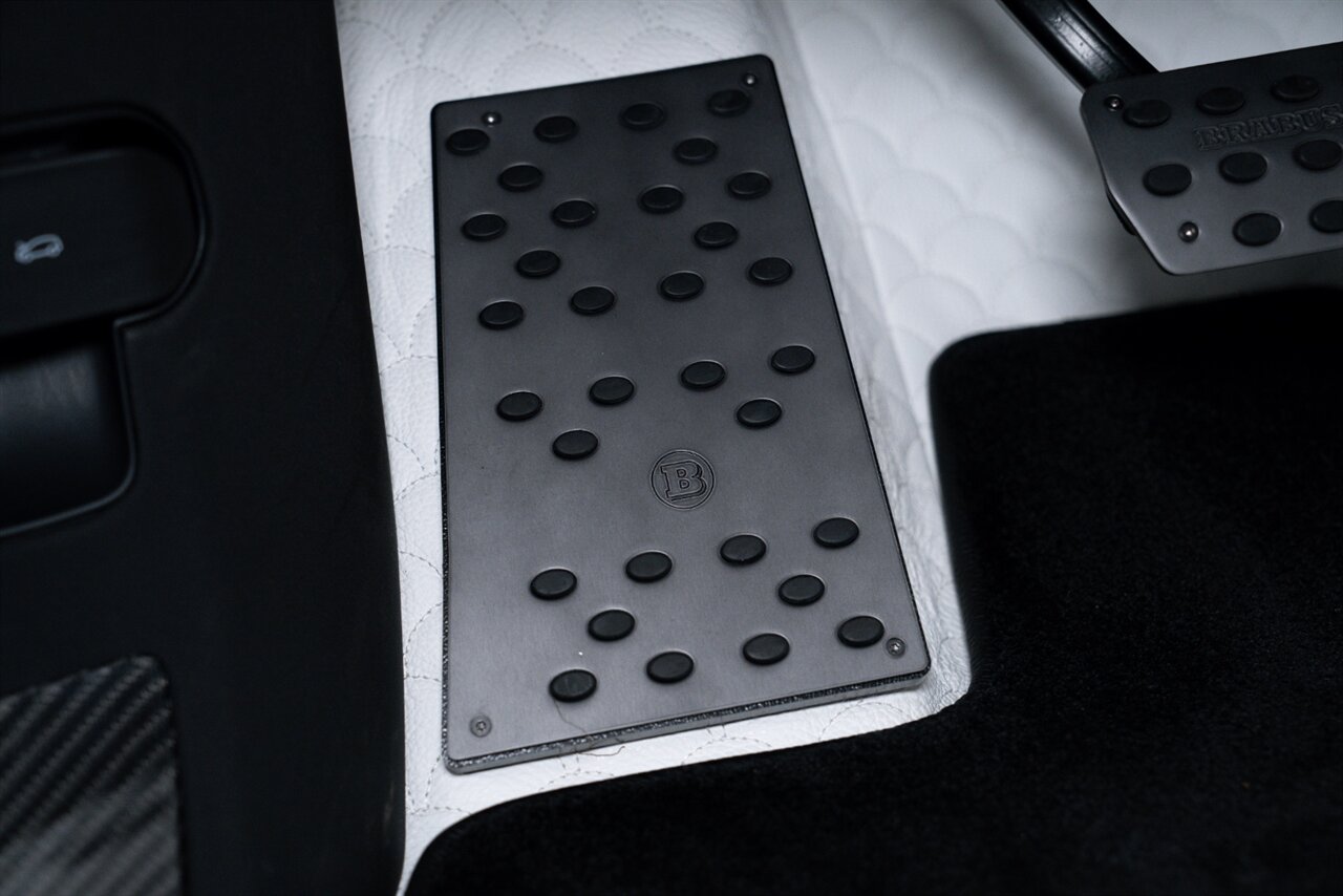 2025 Land Rover Range Rover P615 SV LWB Brabus 700 - Photo 24 - Beverly Hills, CA 90212