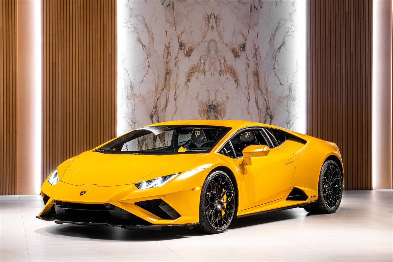 2022 Lamborghini Huracan EVO   - Photo 1 - Beverly Hills, CA 90212