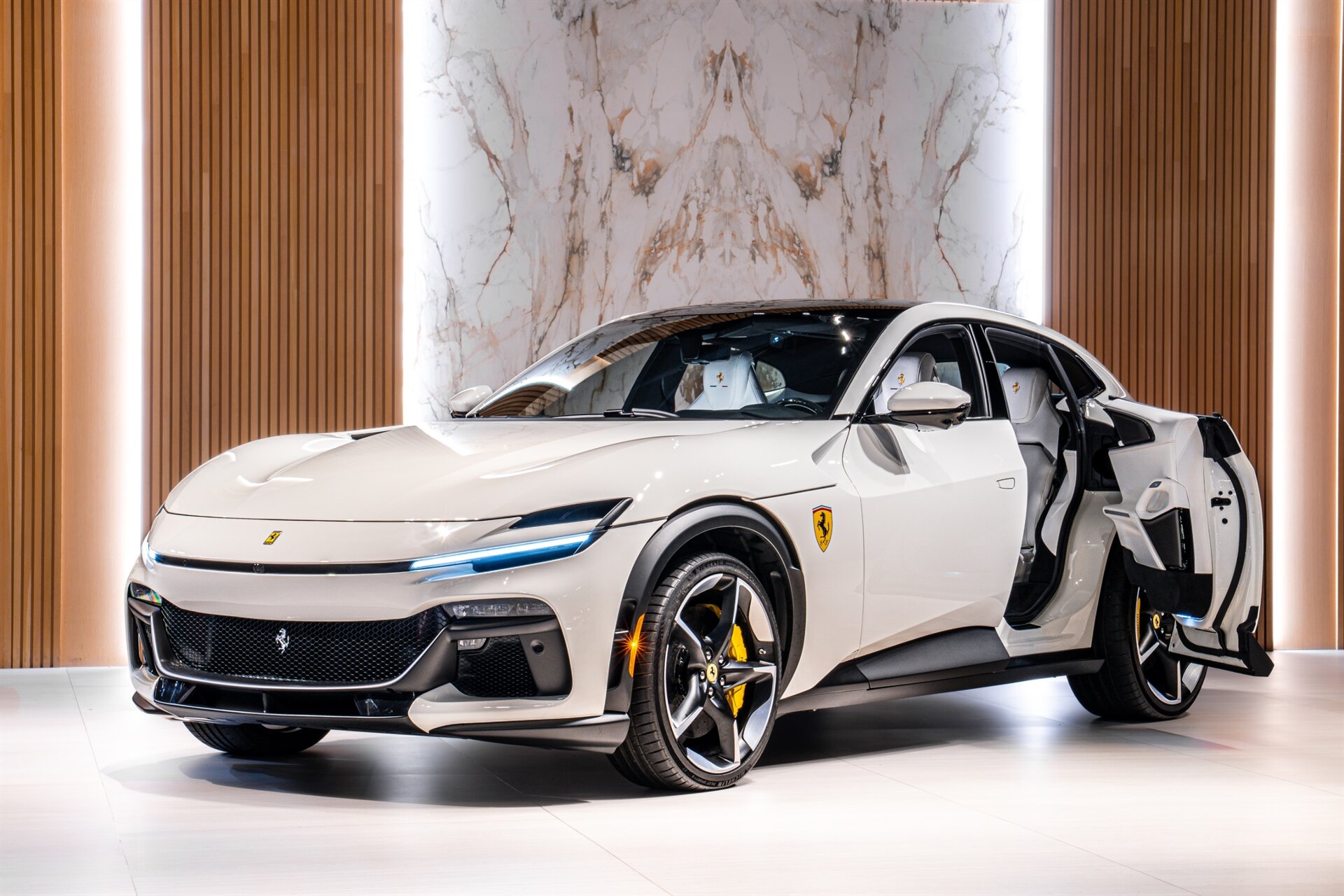 2026 Ferrari Purosangue - Photo 2