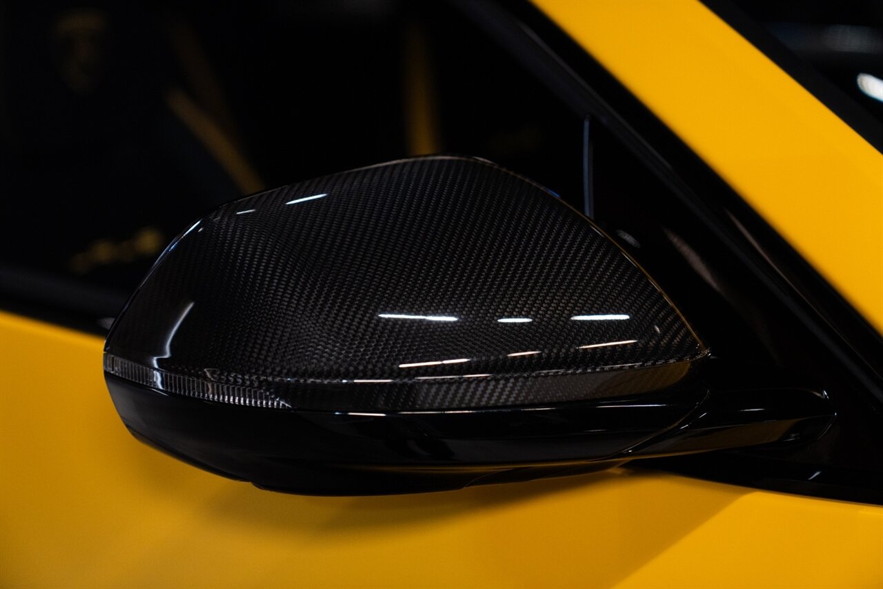 2024 Lamborghini Urus Performante - Photo 18 - Beverly Hills, CA 90212