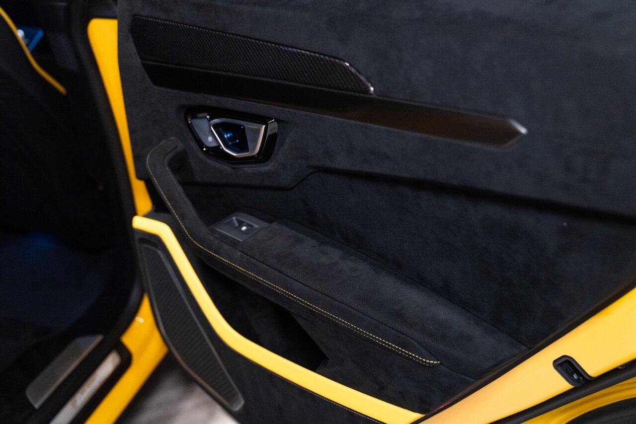 2024 Lamborghini Urus Performante - Photo 24 - Beverly Hills, CA 90212