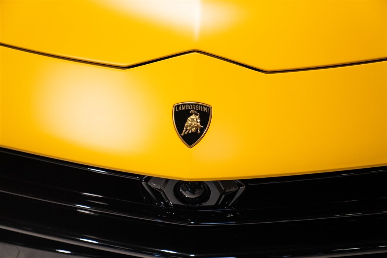 2024 Lamborghini Urus Performante - Photo 8 - Beverly Hills, CA 90212