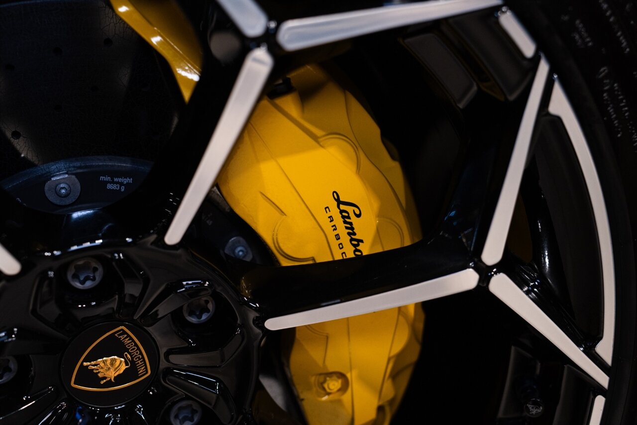 2024 Lamborghini Urus Performante - Photo 12 - Beverly Hills, CA 90212