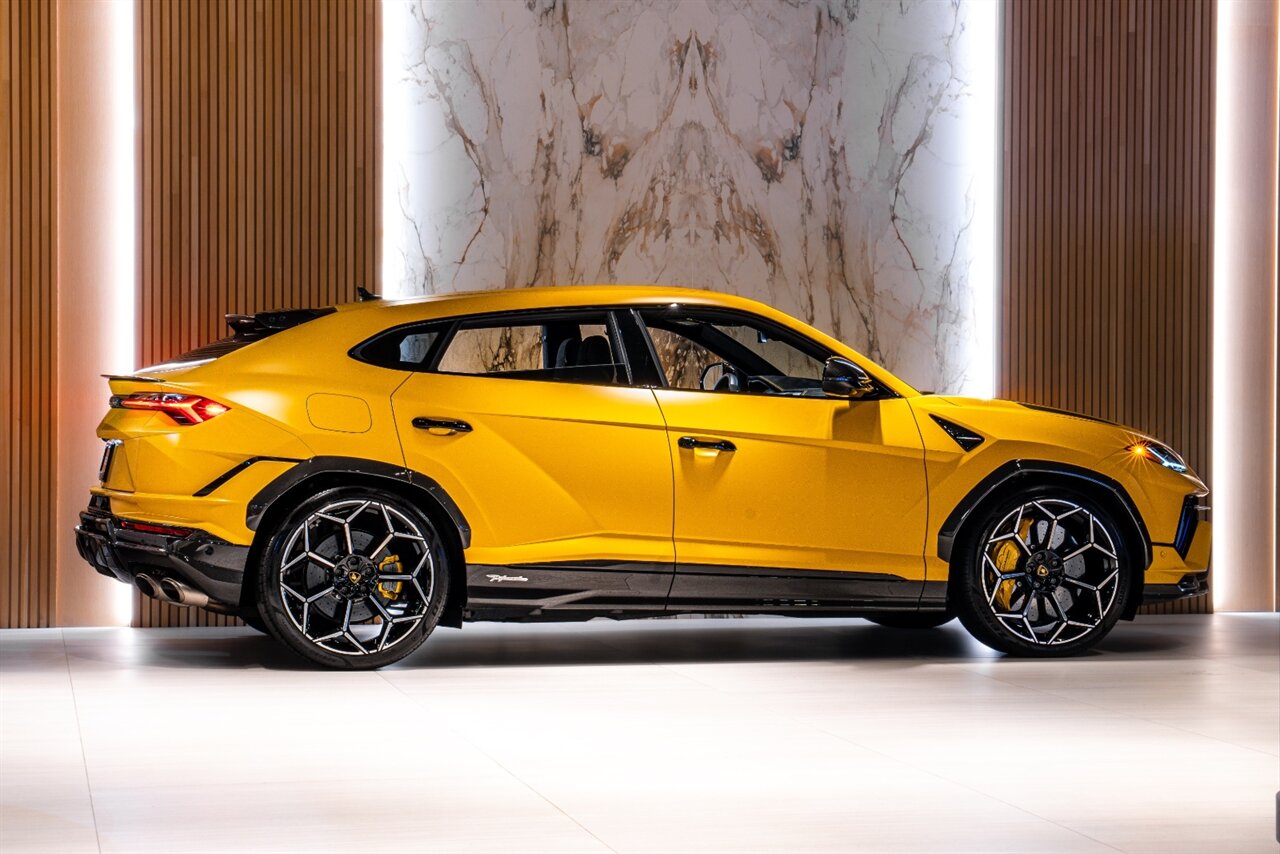 2024 Lamborghini Urus Performante - Photo 3 - Beverly Hills, CA 90212