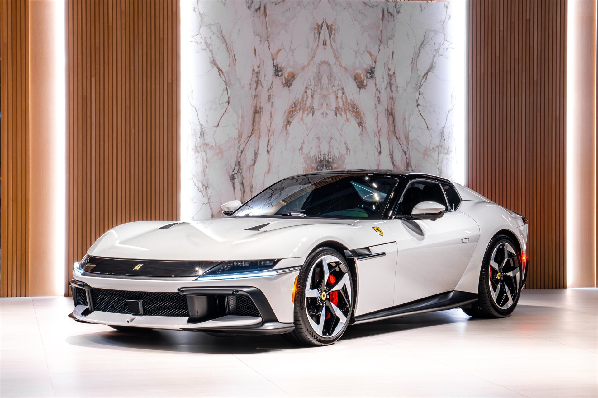 2026 Ferrari 12Cilindri Spider - Photo 2