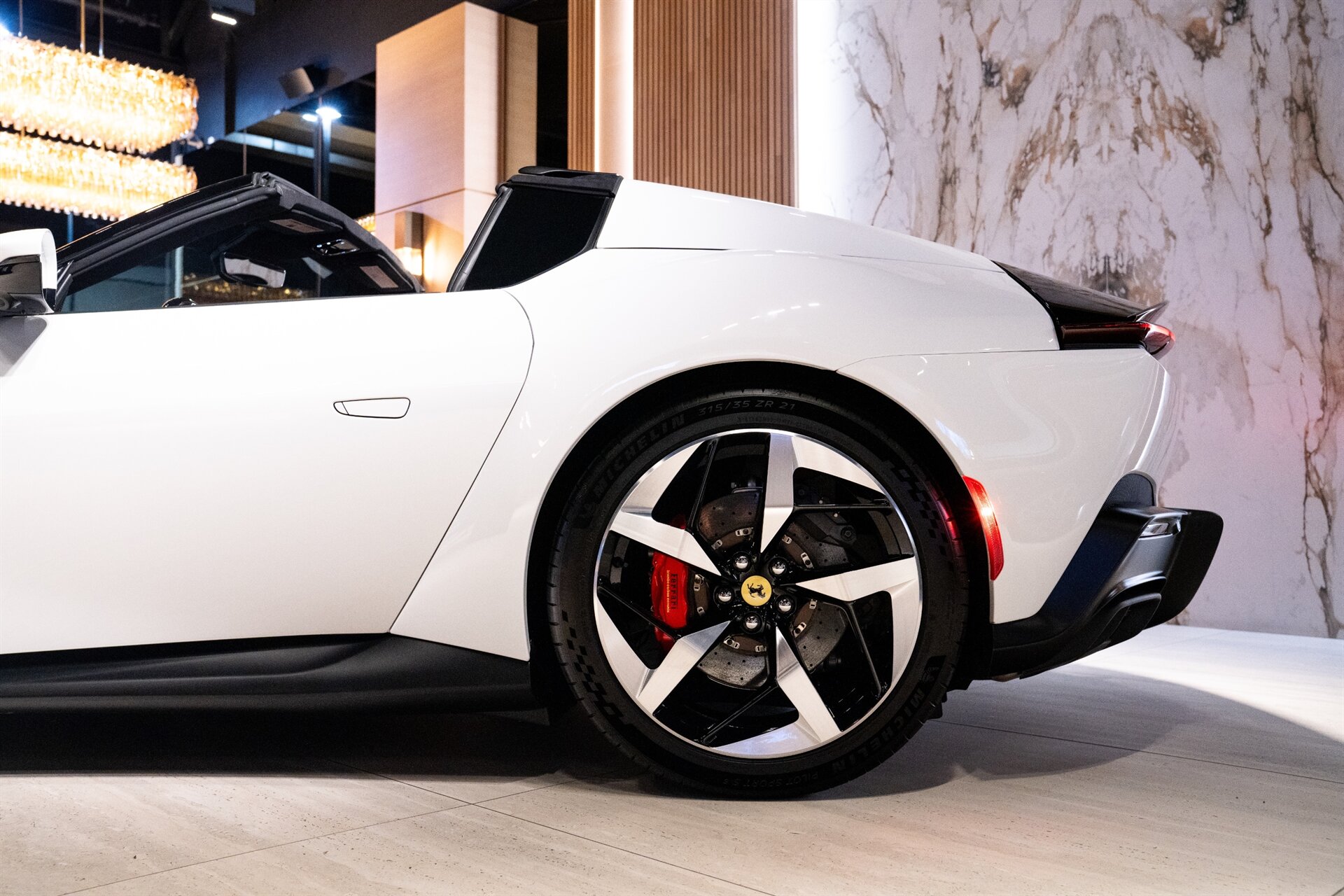 2026 Ferrari 12Cilindri Spider - Photo 28