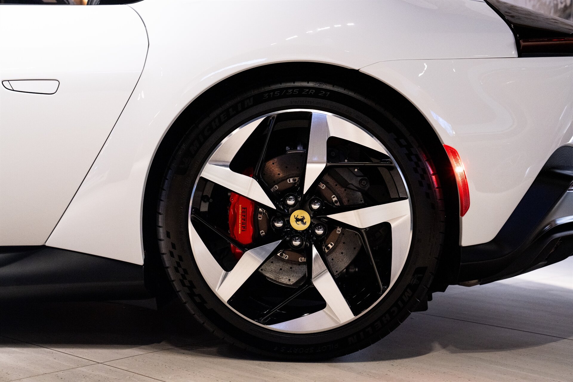 2026 Ferrari 12Cilindri Spider - Photo 29