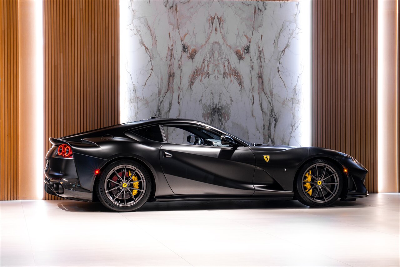2018 Ferrari 812 Superfast   - Photo 4 - Beverly Hills, CA 90212