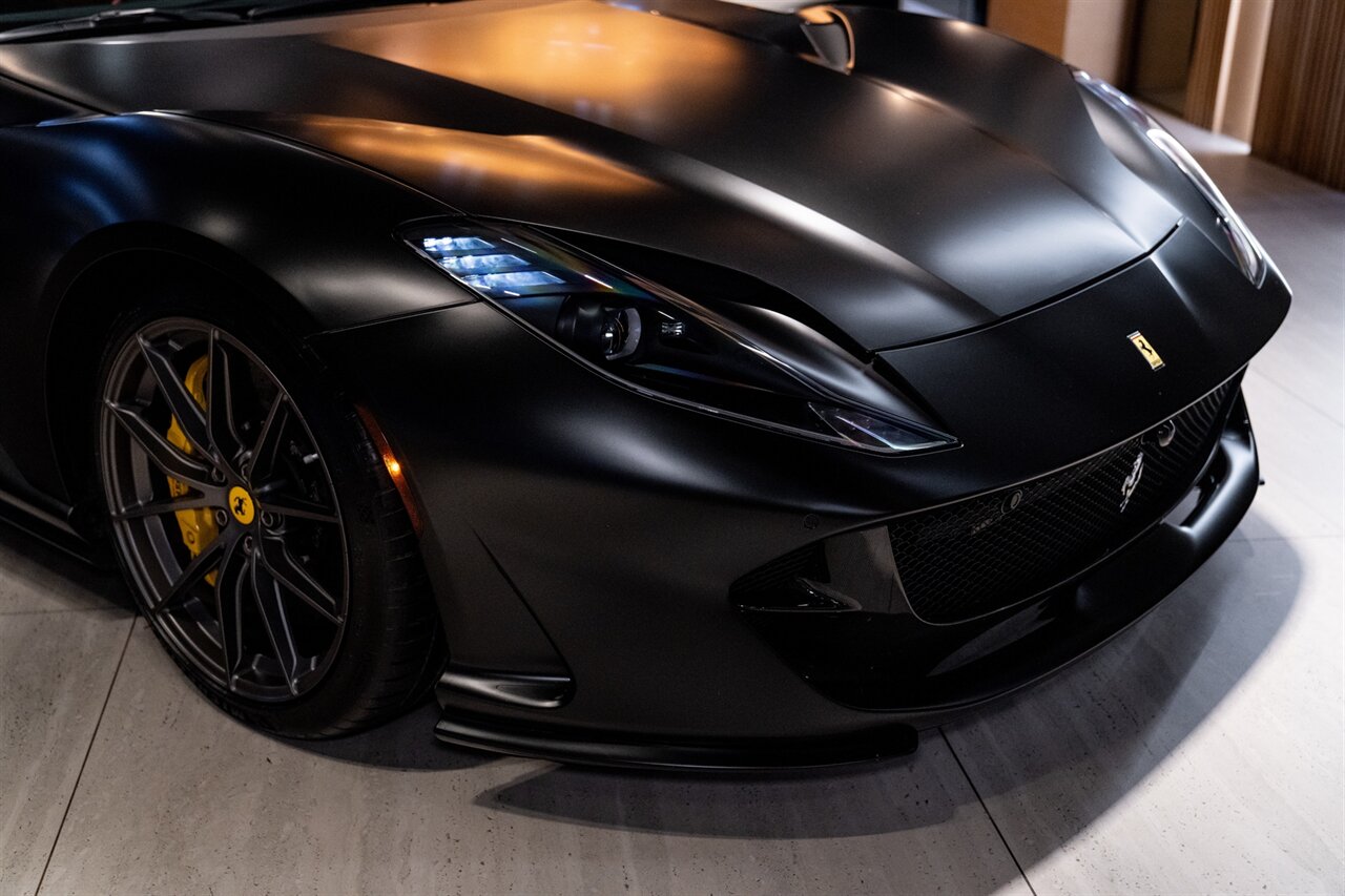 2018 Ferrari 812 Superfast   - Photo 23 - Beverly Hills, CA 90212