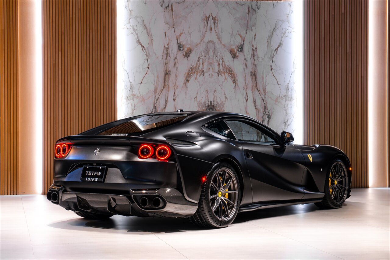 2018 Ferrari 812 Superfast   - Photo 3 - Beverly Hills, CA 90212