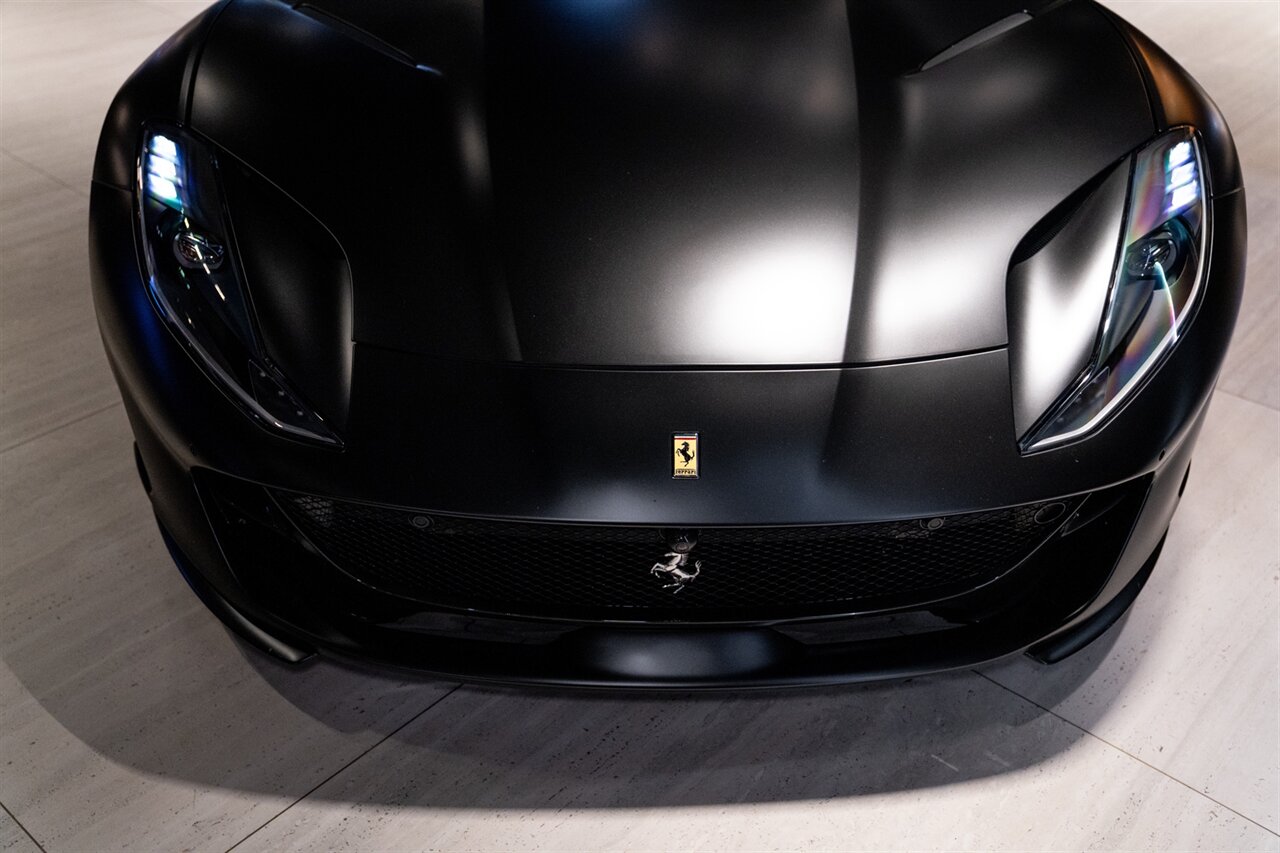 2018 Ferrari 812 Superfast   - Photo 24 - Beverly Hills, CA 90212