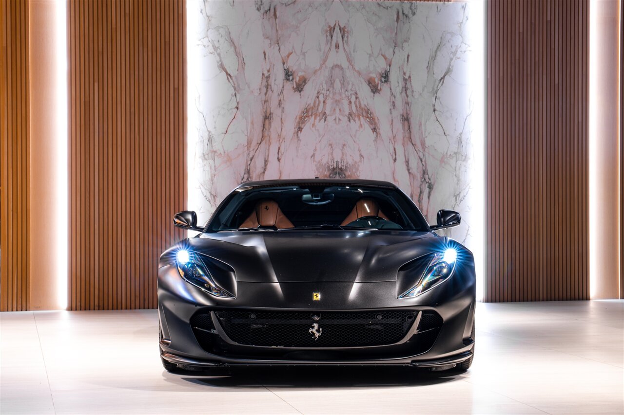 2018 Ferrari 812 Superfast   - Photo 2 - Beverly Hills, CA 90212
