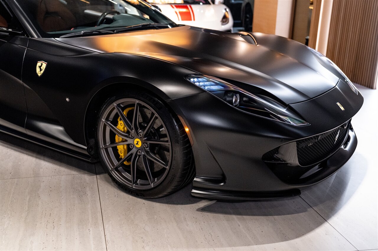 2018 Ferrari 812 Superfast   - Photo 22 - Beverly Hills, CA 90212