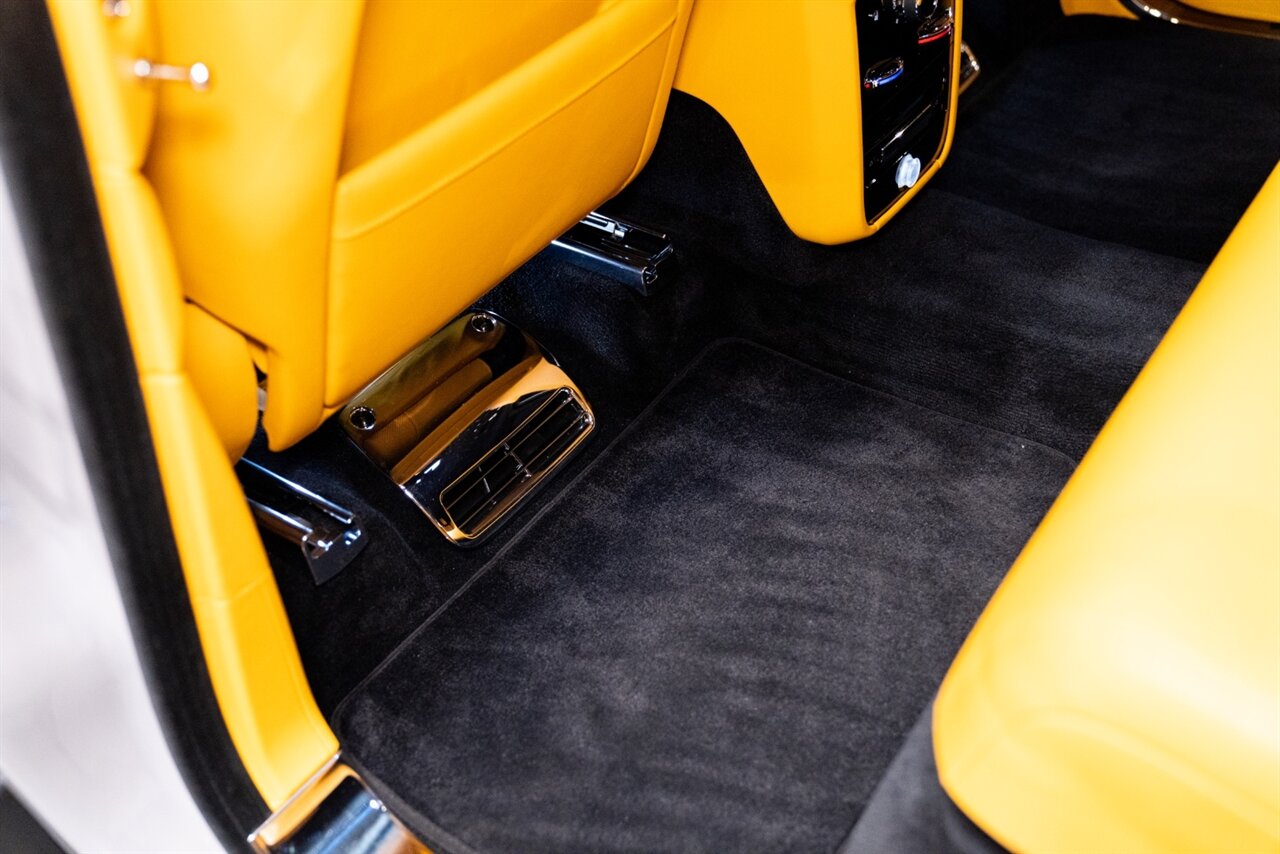 2023 Rolls-Royce Cullinan   - Photo 16 - Beverly Hills, CA 90212