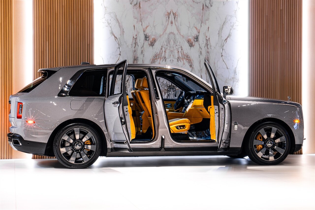 2023 Rolls-Royce Cullinan   - Photo 3 - Beverly Hills, CA 90212
