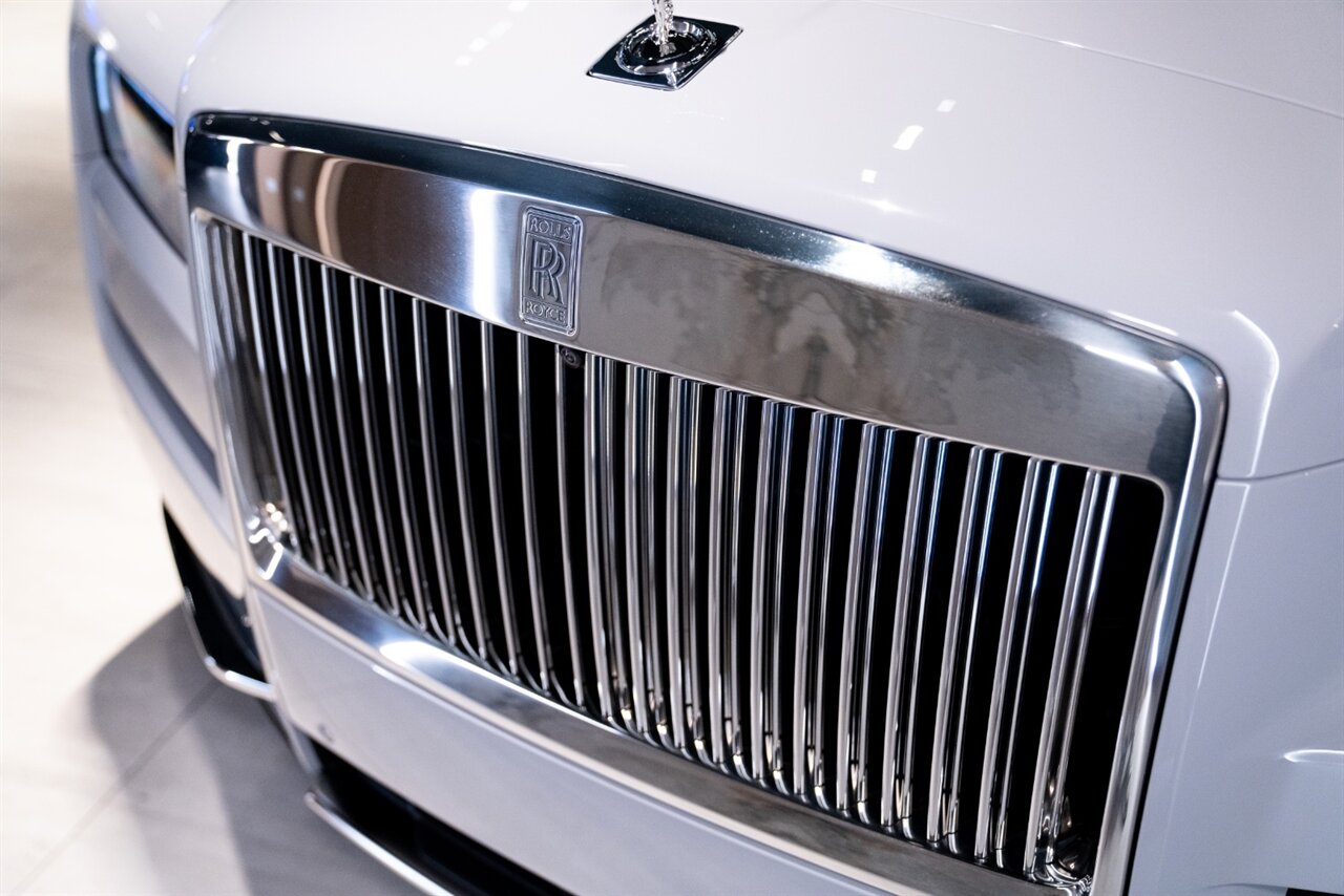 2023 Rolls-Royce Cullinan   - Photo 32 - Beverly Hills, CA 90212