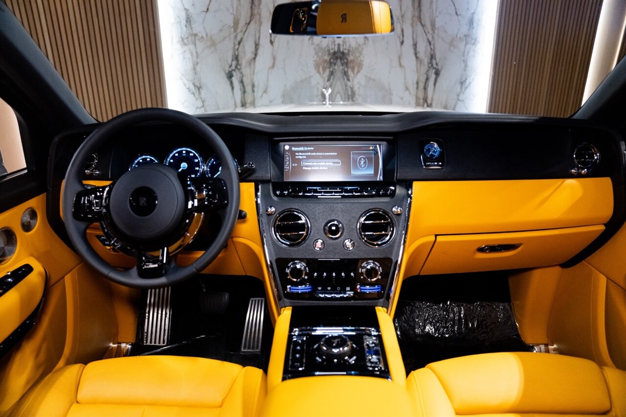 2023 Rolls-Royce Cullinan   - Photo 19 - Beverly Hills, CA 90212