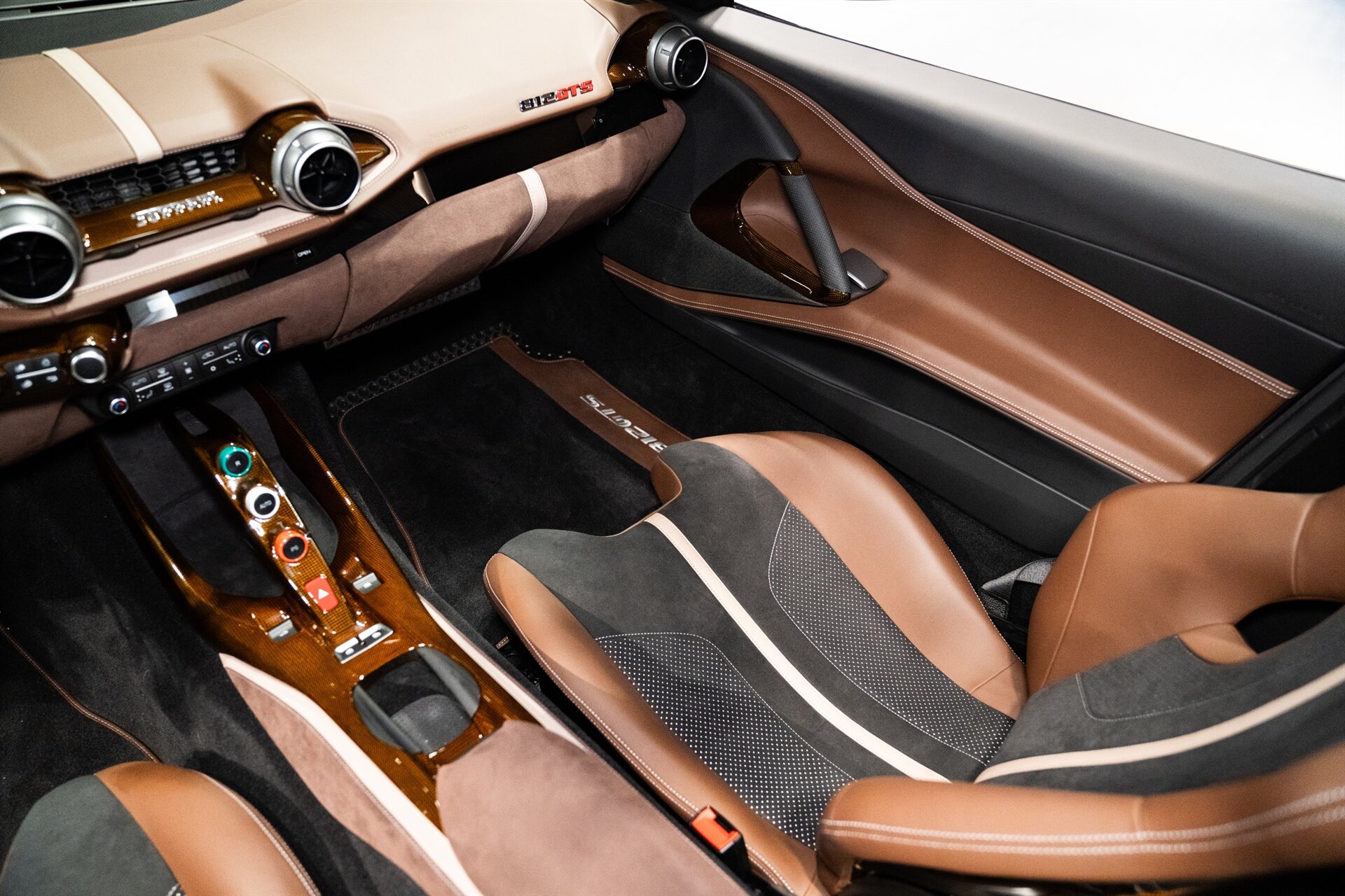 2022 Ferrari 812 GTS - Photo 26