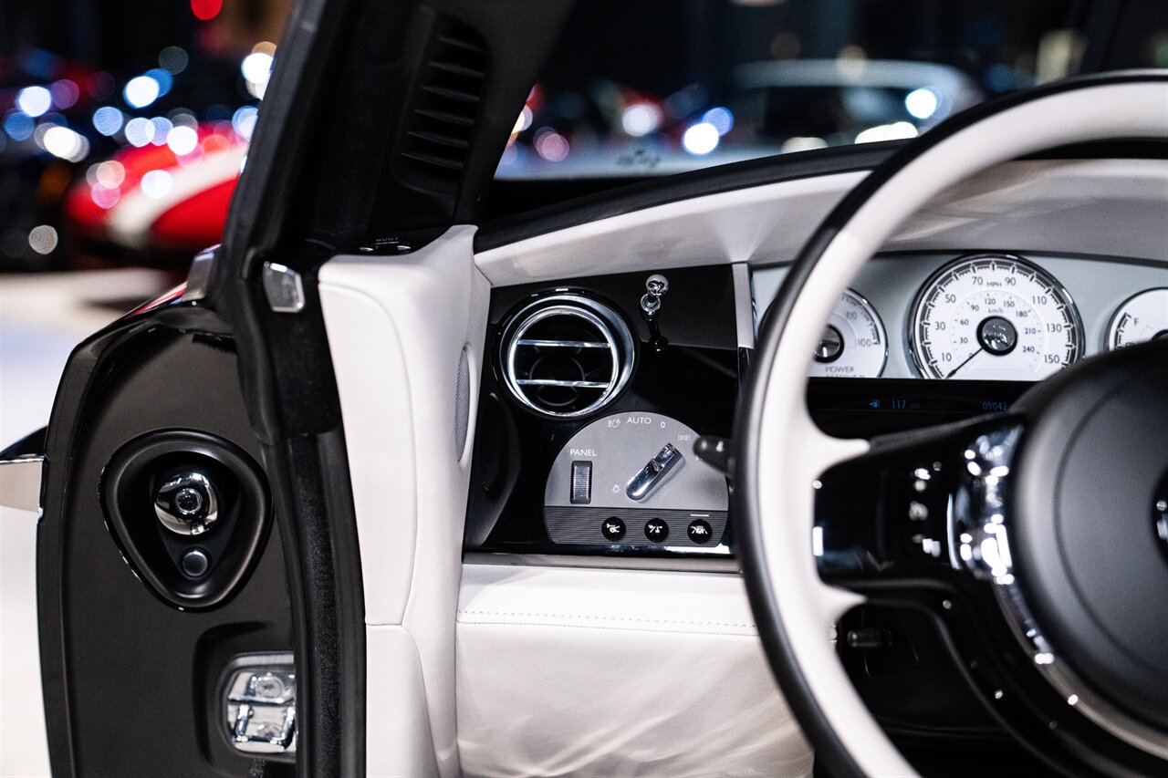 2018 Rolls-Royce Dawn   - Photo 13 - Beverly Hills, CA 90212