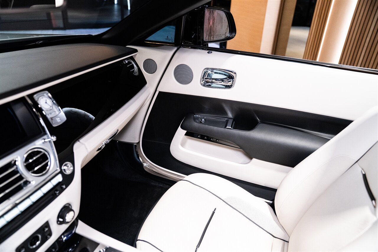 2018 Rolls-Royce Dawn   - Photo 15 - Beverly Hills, CA 90212
