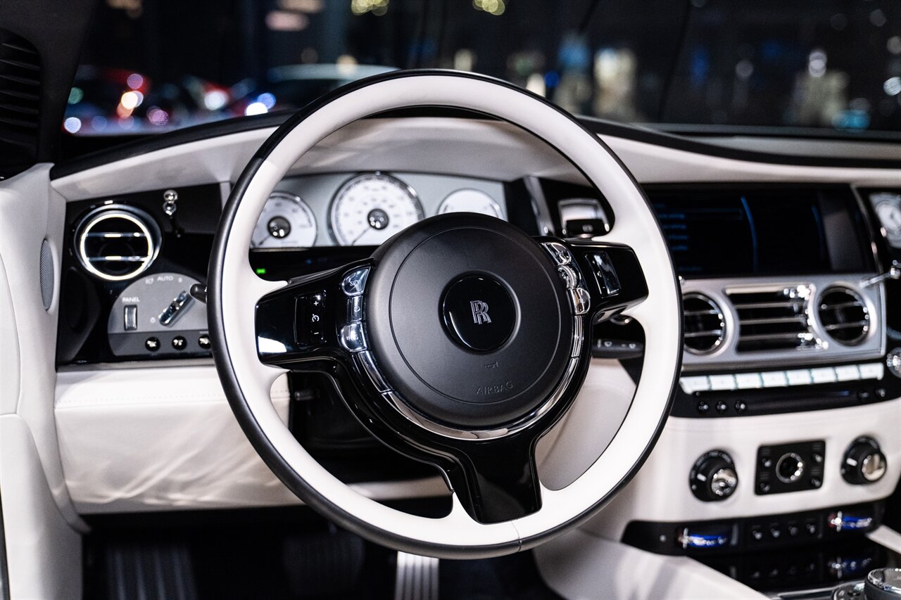 2018 Rolls-Royce Dawn   - Photo 12 - Beverly Hills, CA 90212