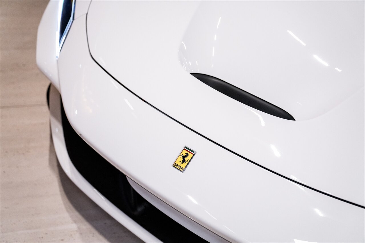 2021 Ferrari F8 Spider   - Photo 10 - Beverly Hills, CA 90212