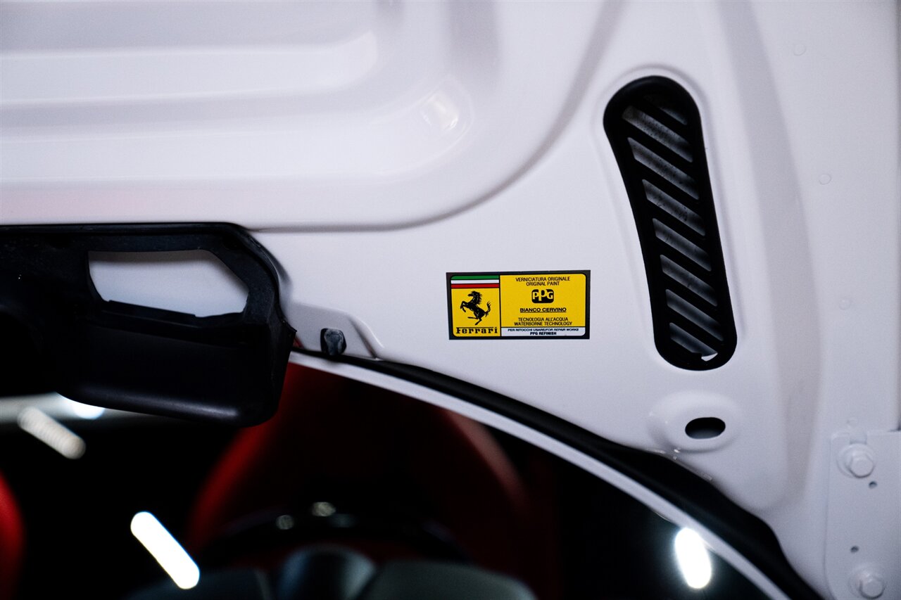 2021 Ferrari F8 Spider   - Photo 30 - Beverly Hills, CA 90212