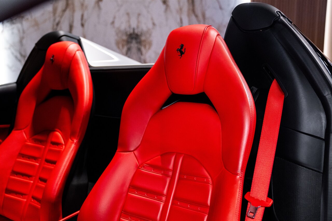 2021 Ferrari F8 Spider   - Photo 12 - Beverly Hills, CA 90212
