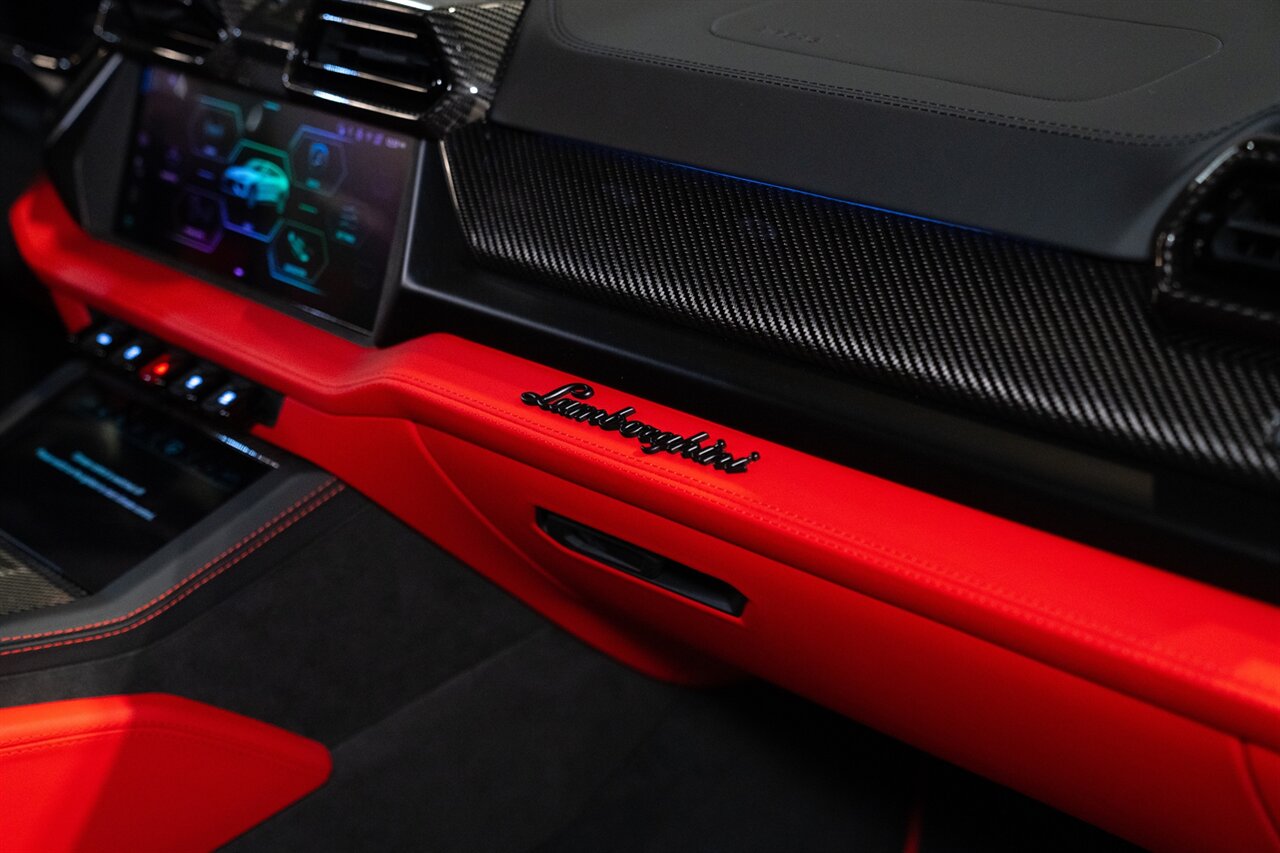 2026 Lamborghini Urus SE   - Photo 9 - Beverly Hills, CA 90212