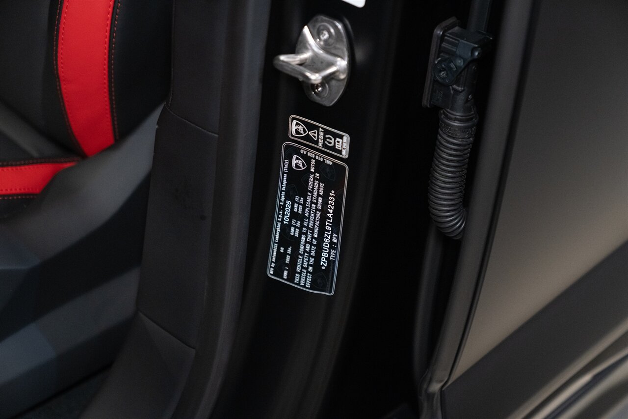 2026 Lamborghini Urus SE   - Photo 15 - Beverly Hills, CA 90212
