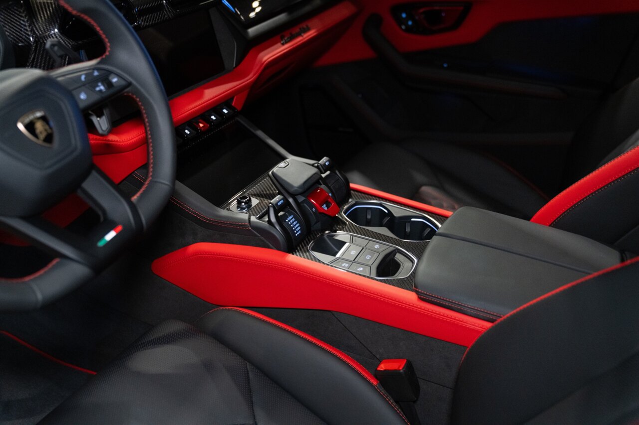2026 Lamborghini Urus SE   - Photo 12 - Beverly Hills, CA 90212