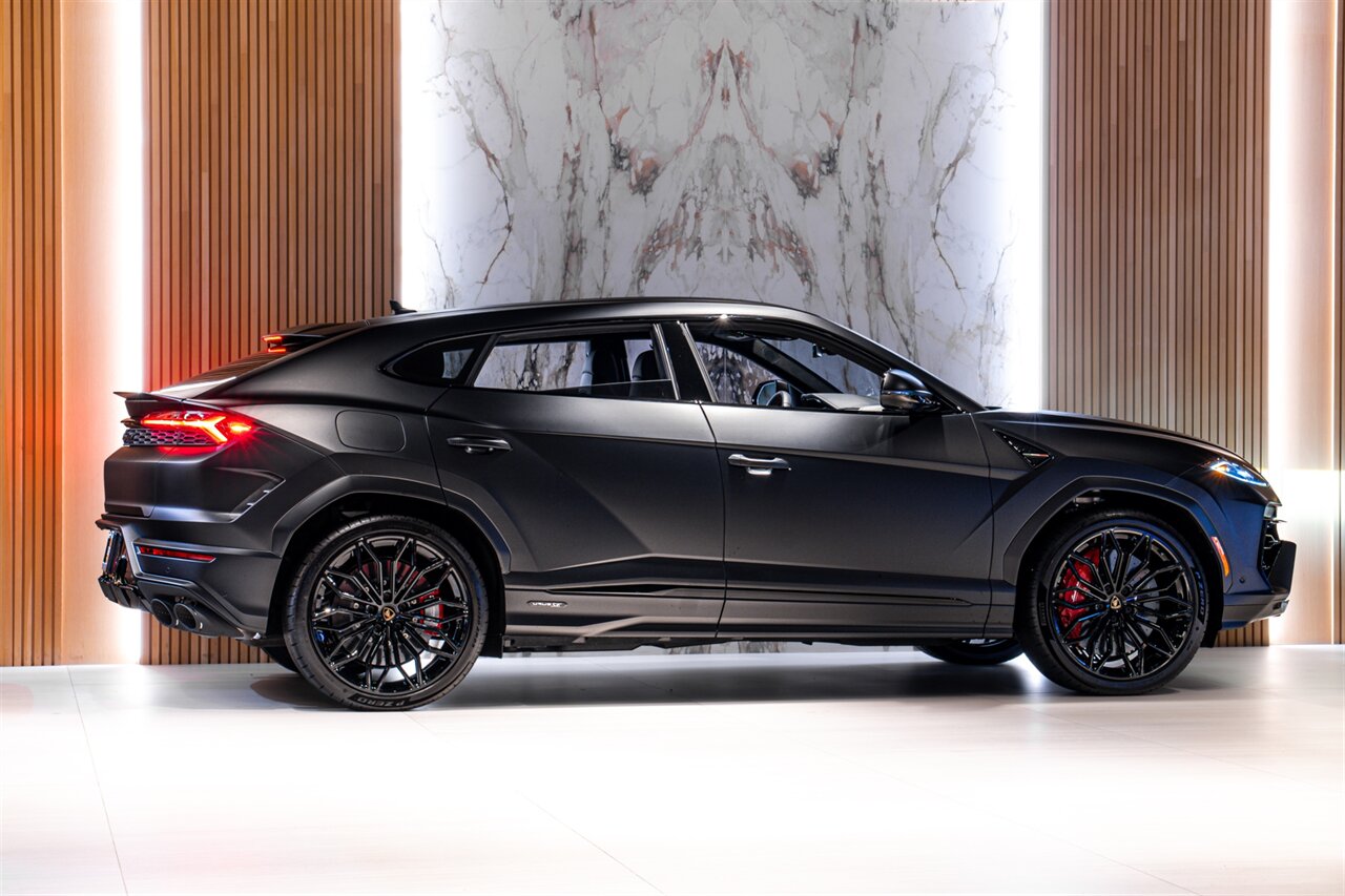 2026 Lamborghini Urus SE   - Photo 3 - Beverly Hills, CA 90212