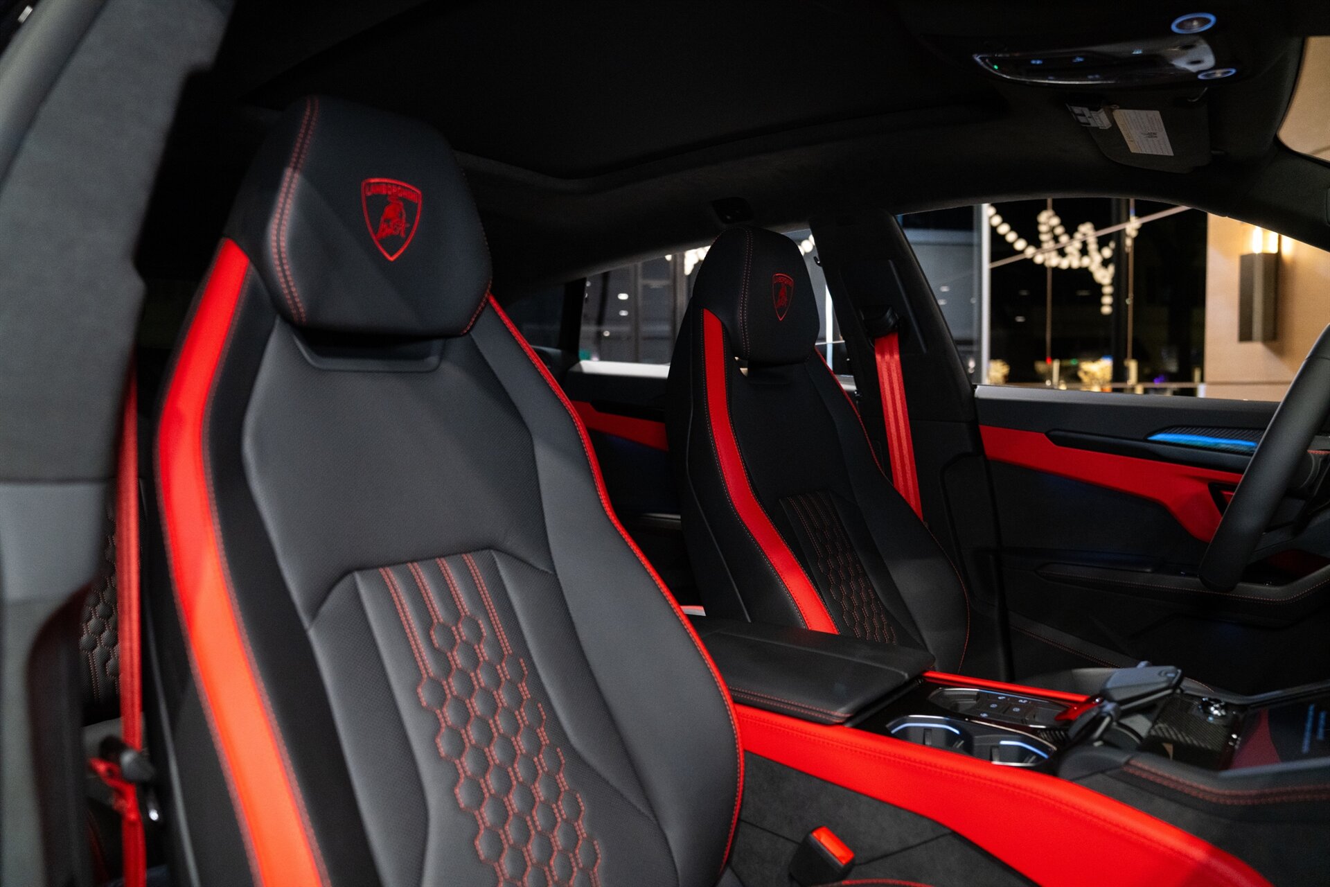 2026 Lamborghini Urus SE - Photo 5