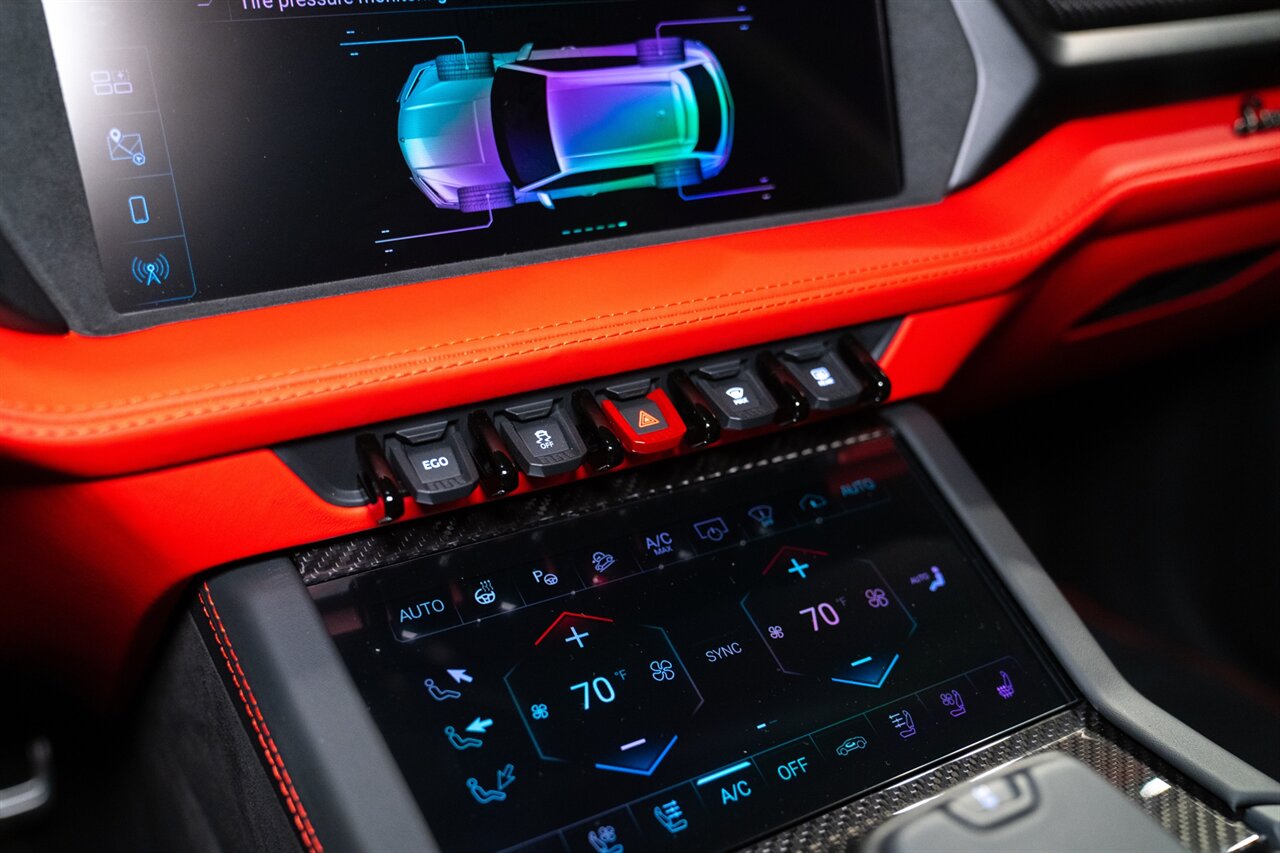 2026 Lamborghini Urus SE   - Photo 23 - Beverly Hills, CA 90212