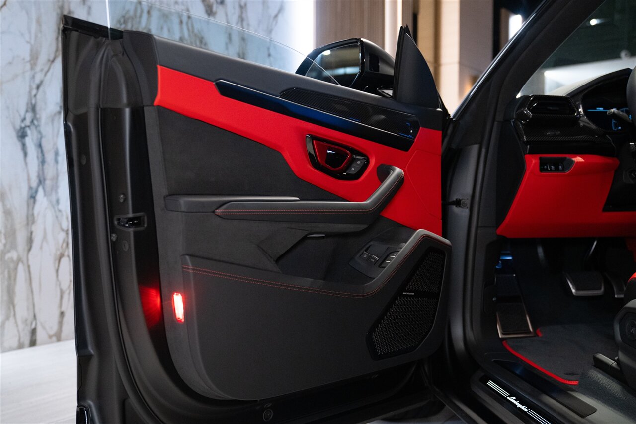 2026 Lamborghini Urus SE   - Photo 14 - Beverly Hills, CA 90212