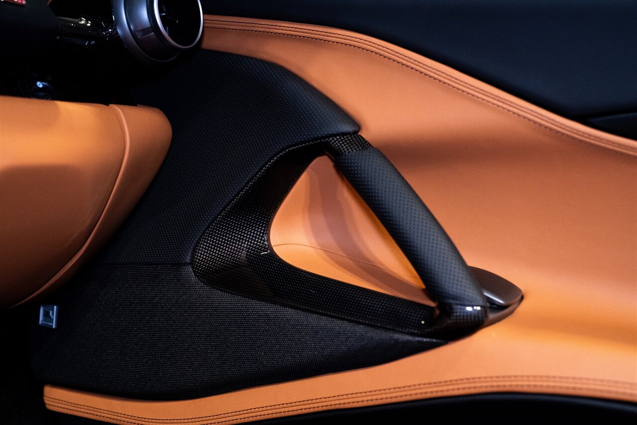 2022 Ferrari 812 GTS   - Photo 31 - Beverly Hills, CA 90212