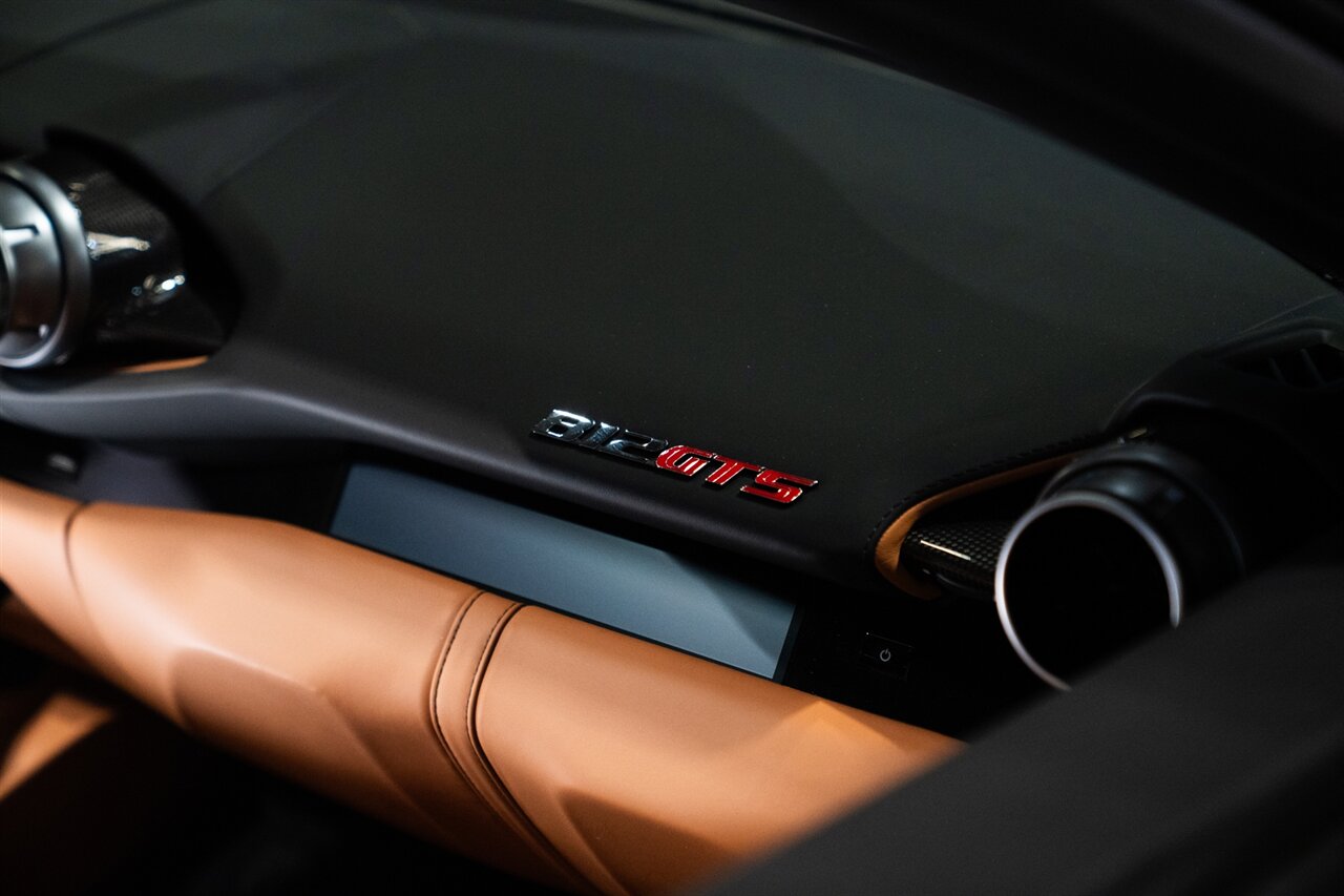 2022 Ferrari 812 GTS   - Photo 15 - Beverly Hills, CA 90212