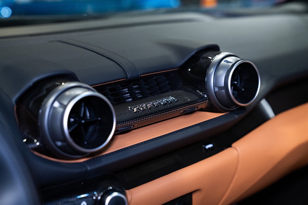 2022 Ferrari 812 GTS   - Photo 26 - Beverly Hills, CA 90212
