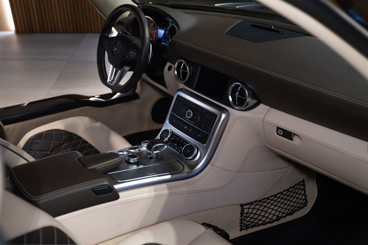 2013 Mercedes-Benz SLS AMG GT - Photo 27 - Beverly Hills, CA 90212