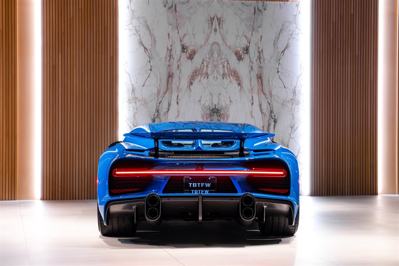 2022 Bugatti Chiron Super Sport   - Photo 3 - Beverly Hills, CA 90212