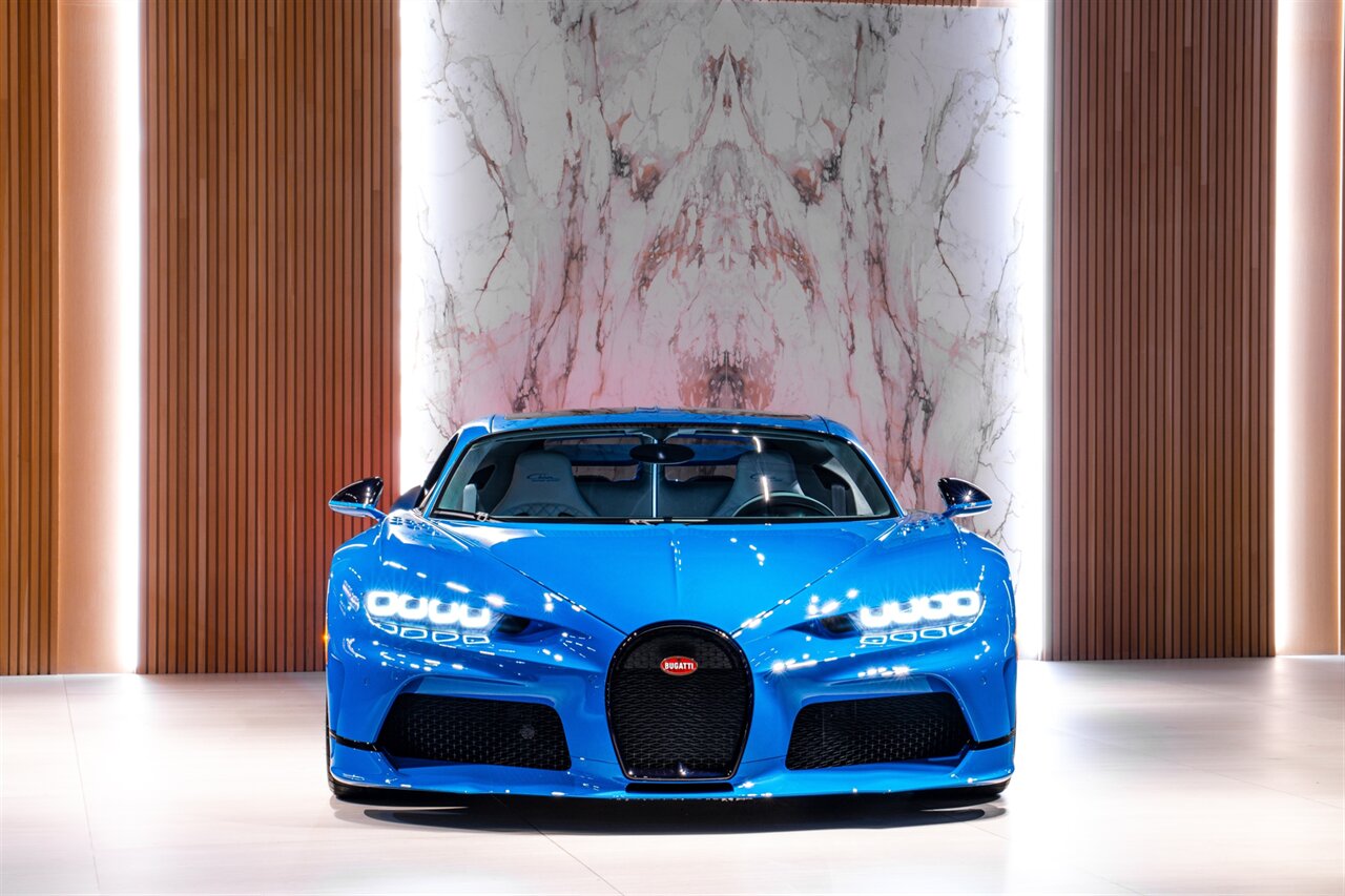 2022 Bugatti Chiron Super Sport   - Photo 2 - Beverly Hills, CA 90212