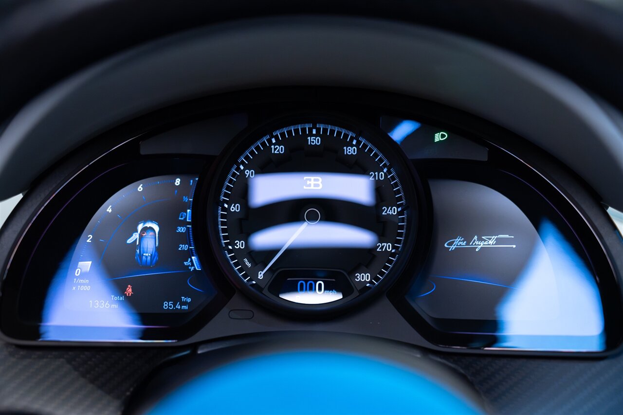 2022 Bugatti Chiron Super Sport   - Photo 32 - Beverly Hills, CA 90212