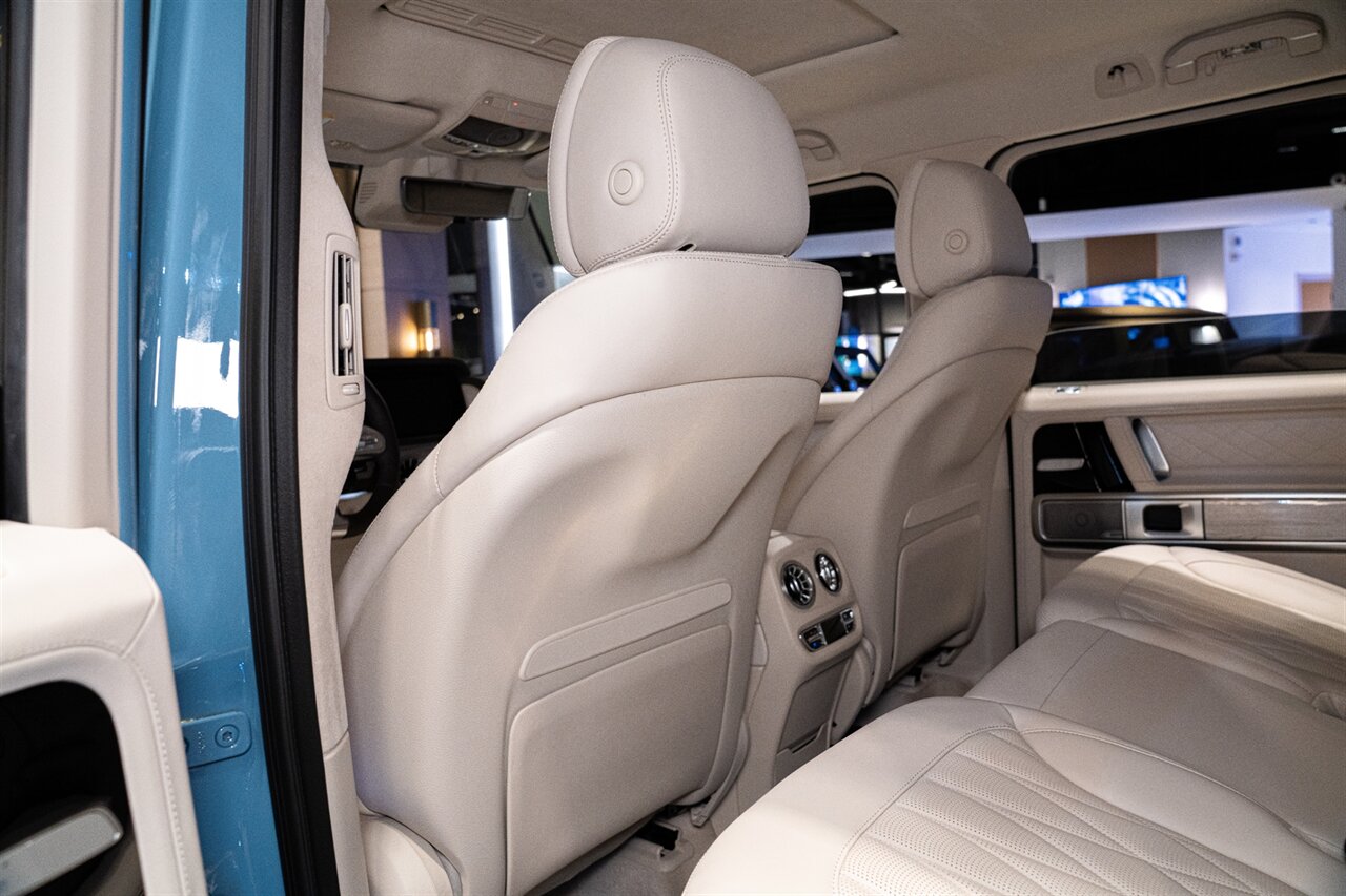 2023 Mercedes-Benz AMG G 63 4x4 Squared BRABUS 700 Widestar   - Photo 30 - Beverly Hills, CA 90212