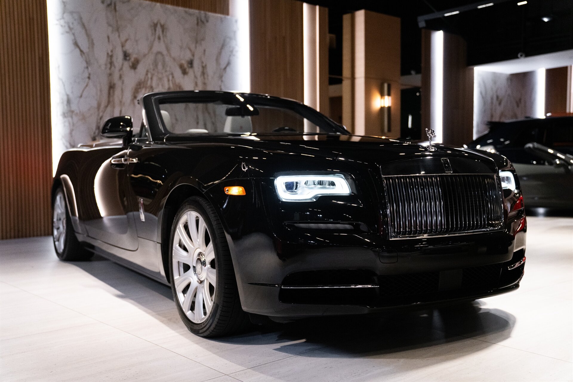 2016 Rolls-Royce Dawn - Photo 25
