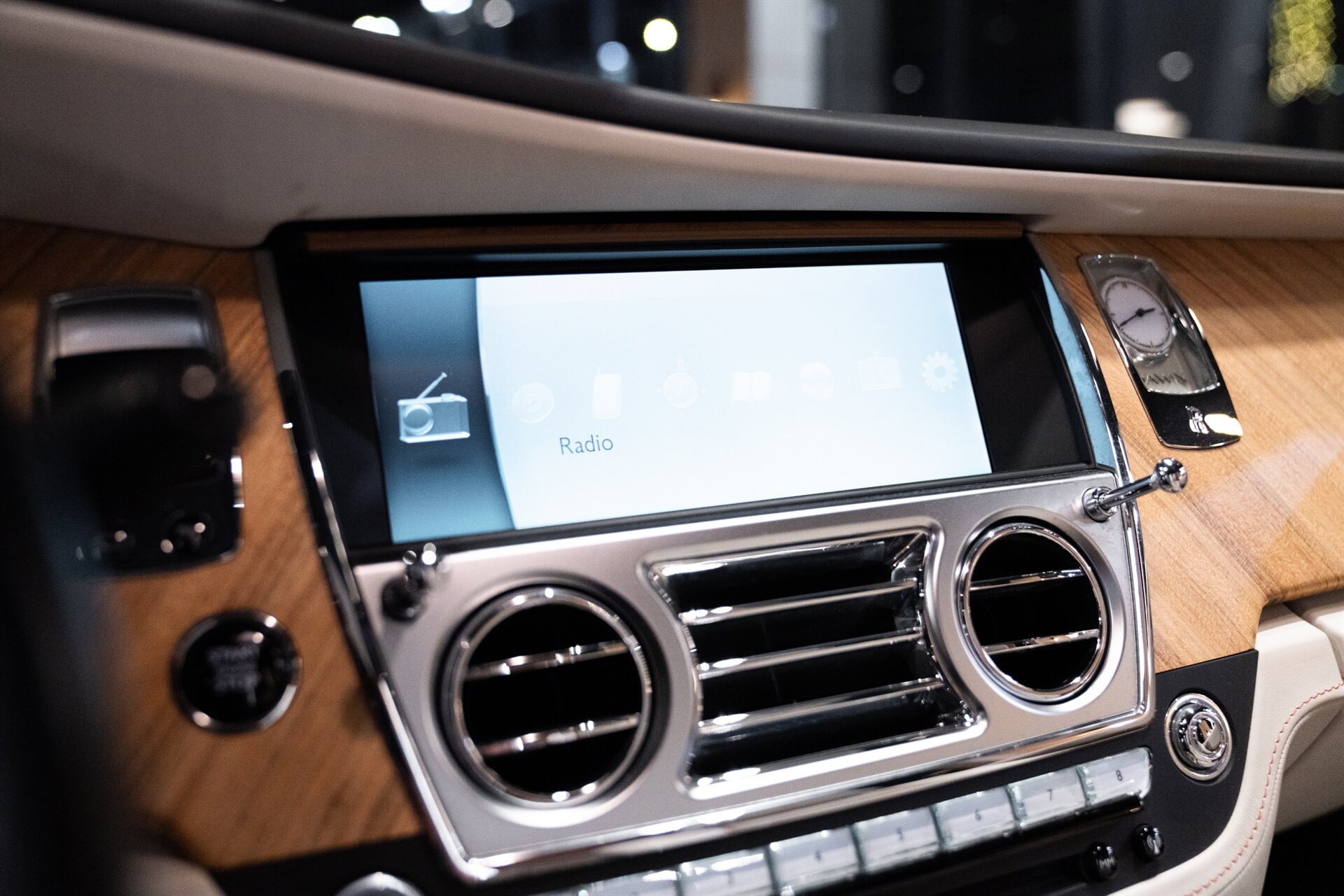 2016 Rolls-Royce Dawn - Photo 24