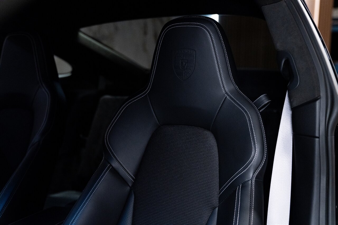 2022 Porsche 911 GT3 Touring - Photo 16 - Beverly Hills, CA 90212