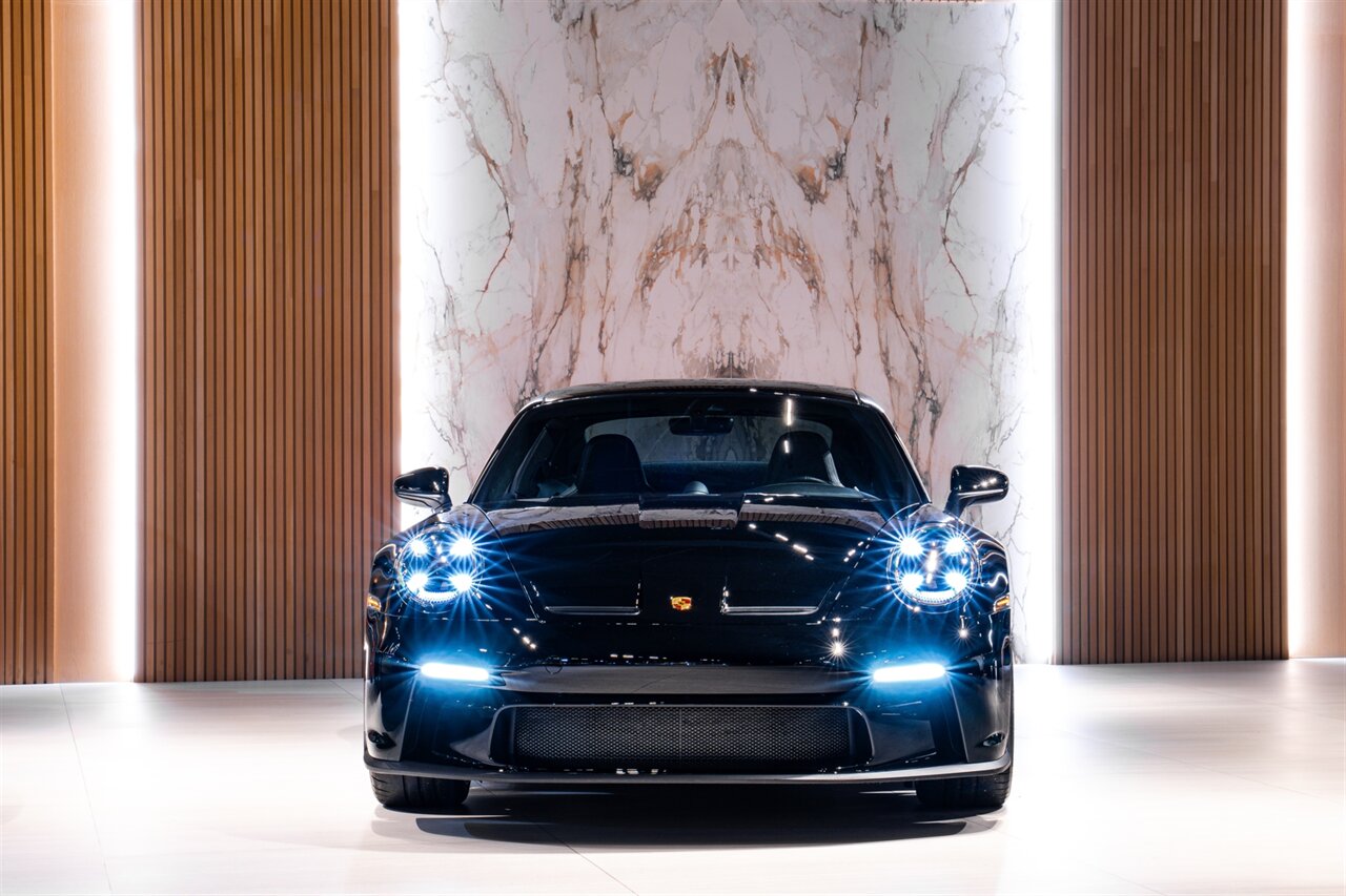 2022 Porsche 911 GT3 Touring - Photo 2 - Beverly Hills, CA 90212